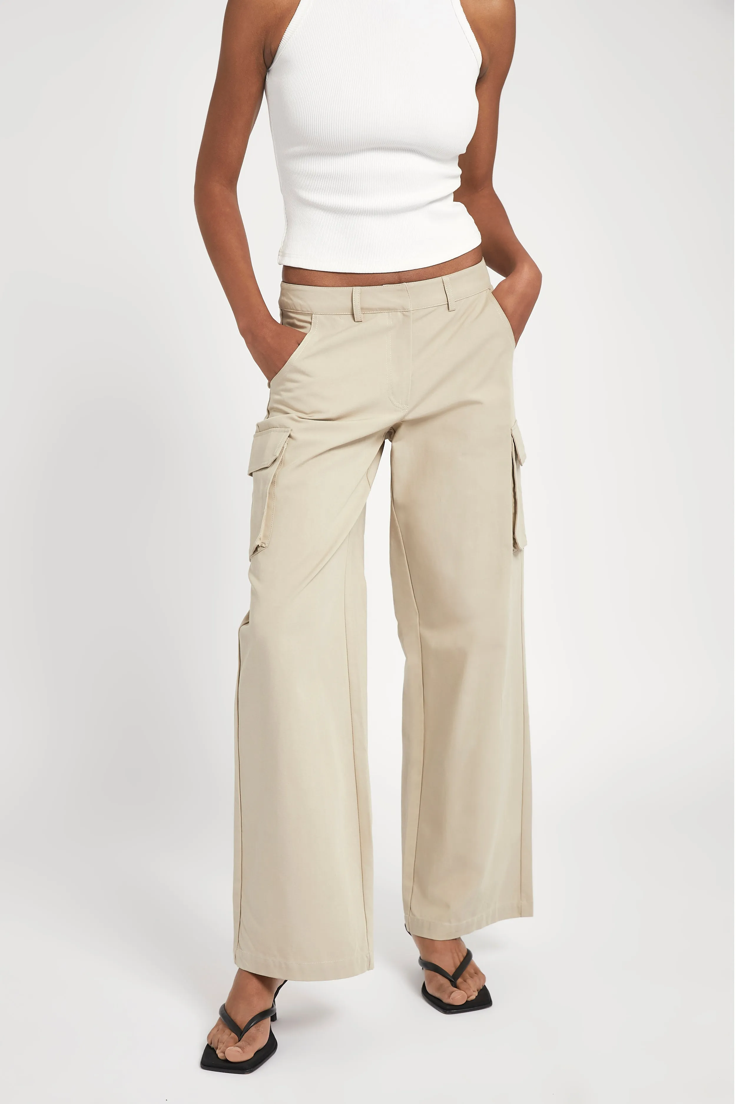 Low Rise Cargo Trousers - Sand